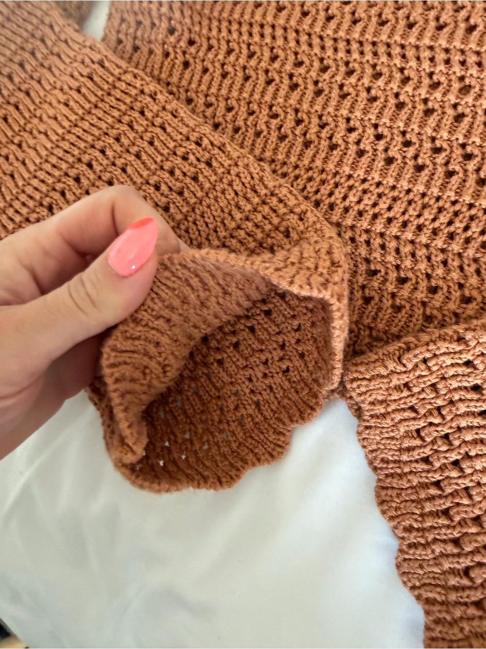 V‑Neck Crochet Crop Top in Rust Brown - Picture 3 of 4